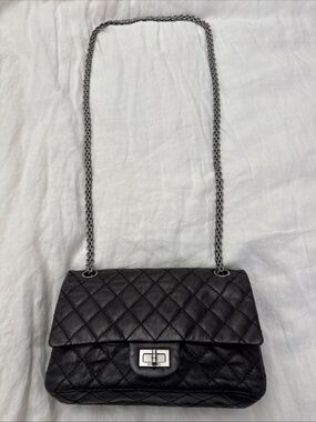CHANEL Black Quilted Leather Chain Shoulder Bag